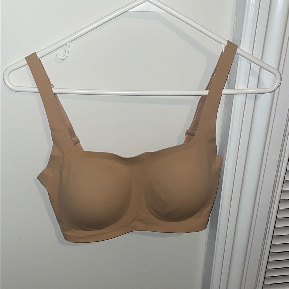 Skims Seamless Tan Bra